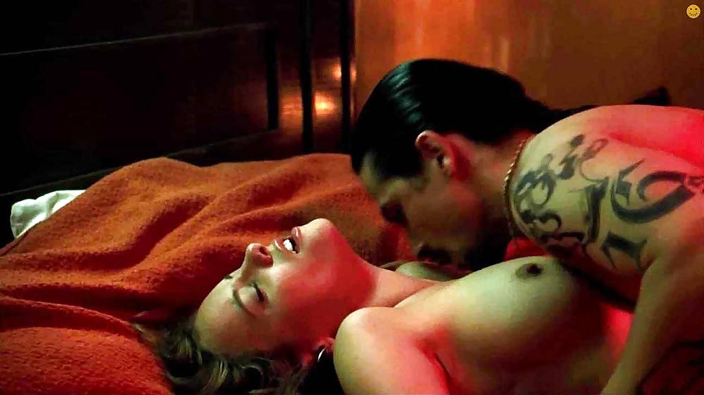 Anne hathaway sex scene images