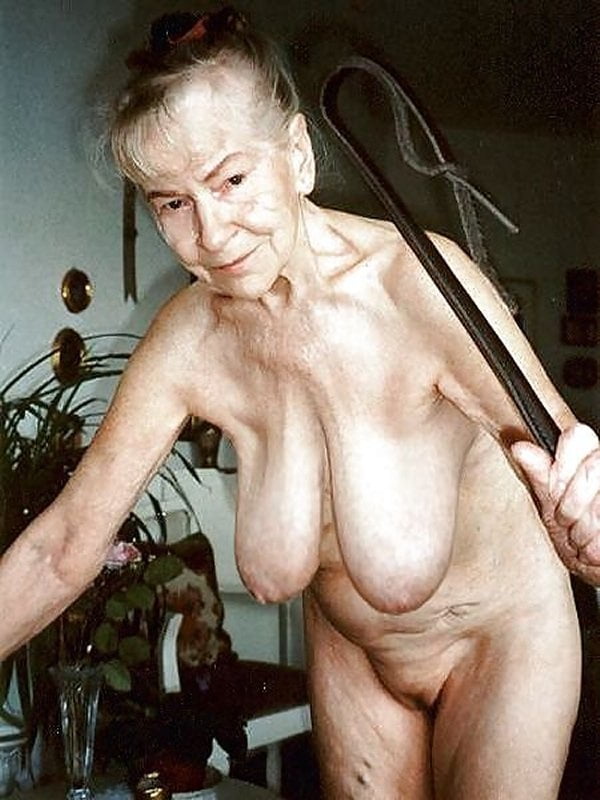 Обнаженные пожилые бабули на эротических фото
