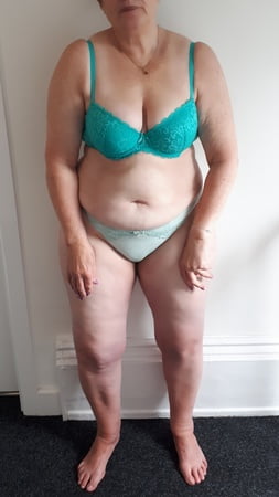 Shy Granny Sally Yrs In Her New Green Bra And Panties Pics