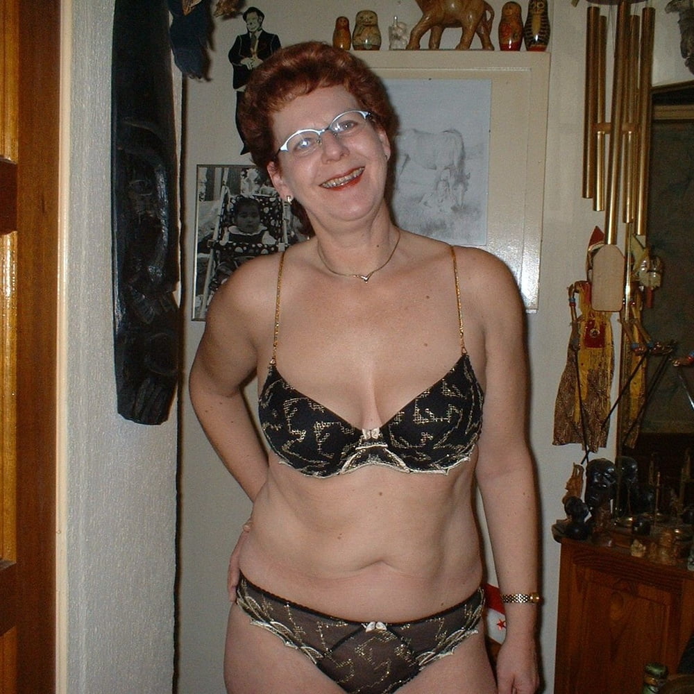 See And Save As Slut Granny Greta Posing At Home For You Porn Pict