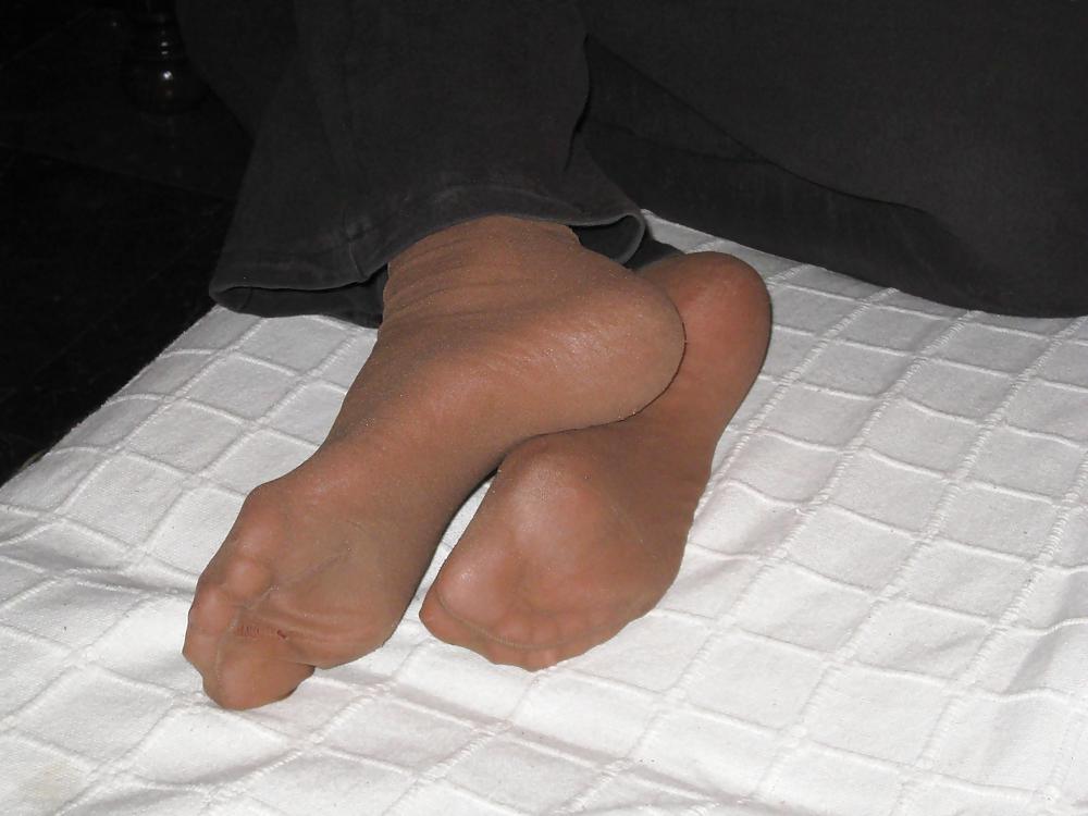 Nun nylon feet