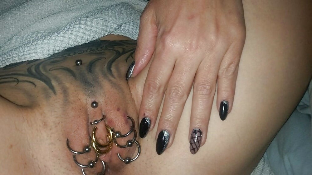 Pierced Christina Pussy Extrem Free Tubes Look Excite