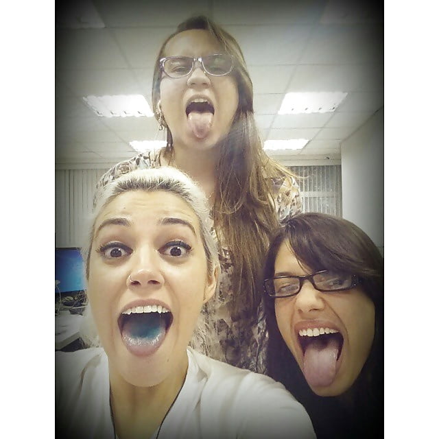 LINGUINHA PRA FORA - QUER PORRA ! porn pictures