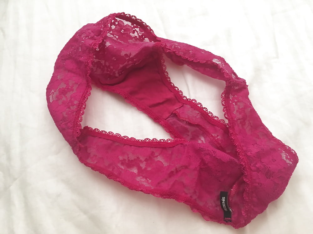 Girlfriend thong panties porn pictures