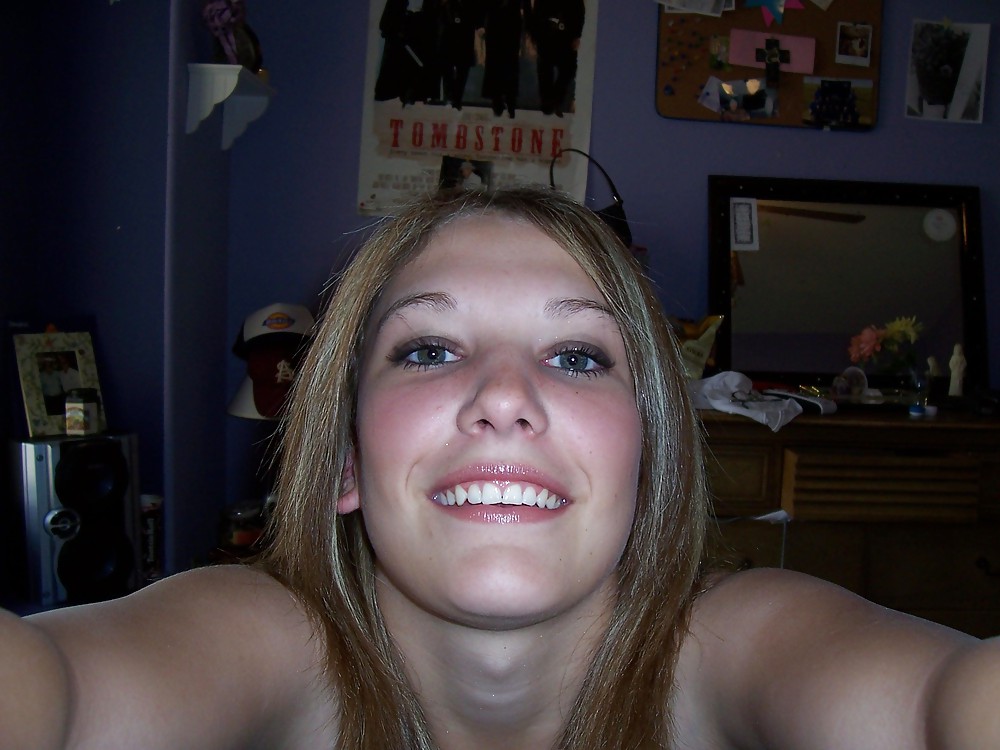 KLEINE SCHLAMPE II porn pictures