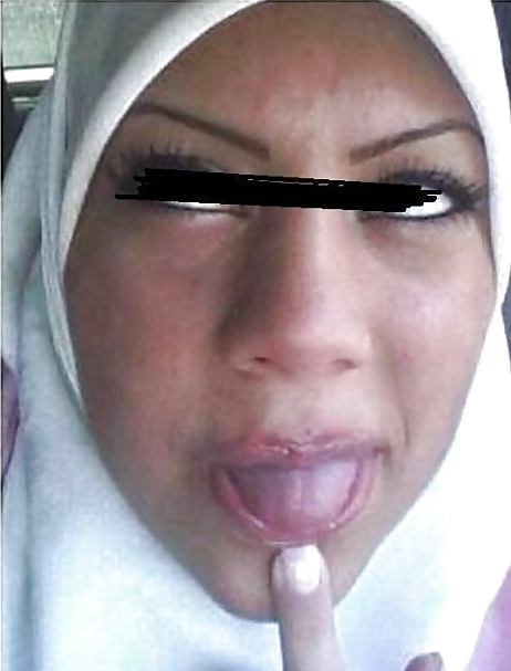 Non-porno Arab girl, with or without hijab  II porn pictures