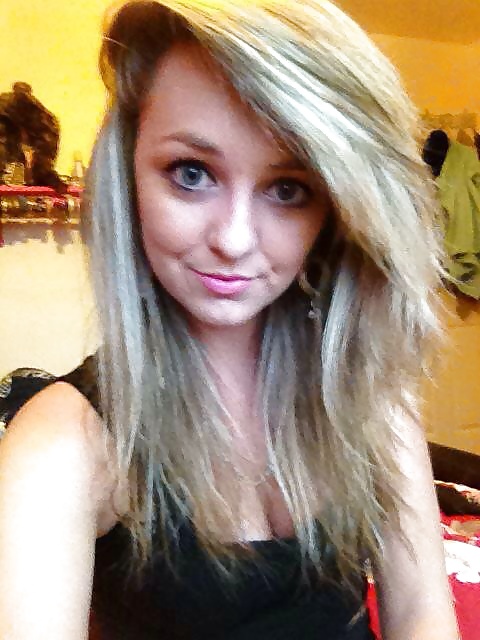 uk Facebook slut Chrissy porn pictures