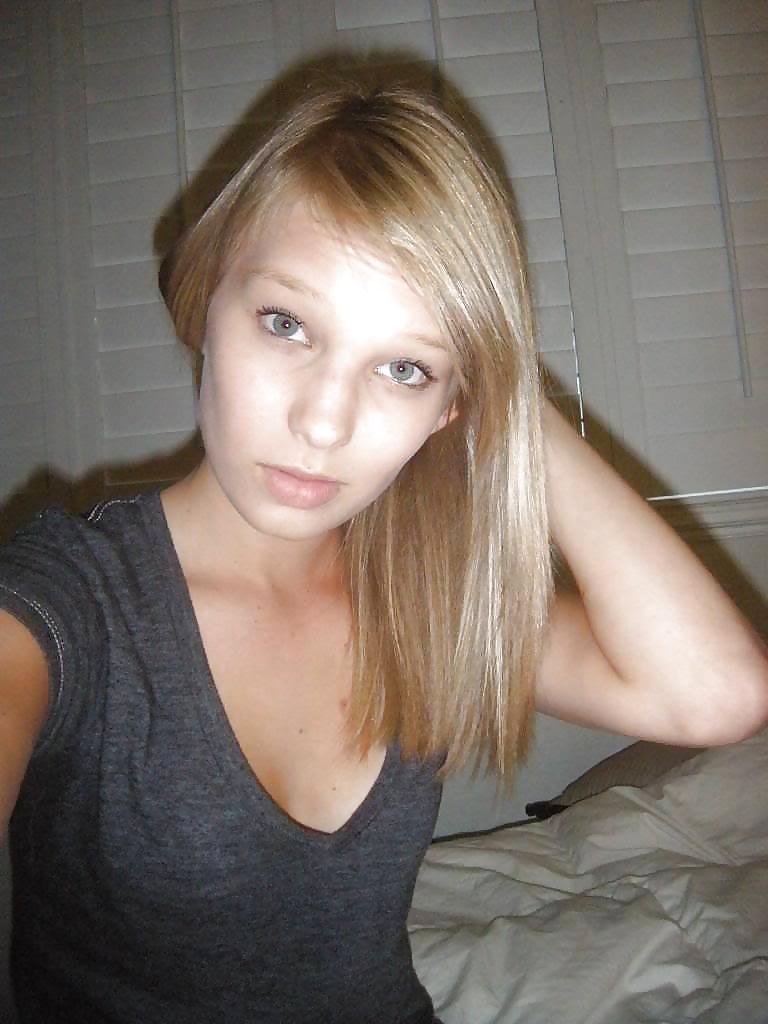 Teen Selfshot 2 porn pictures