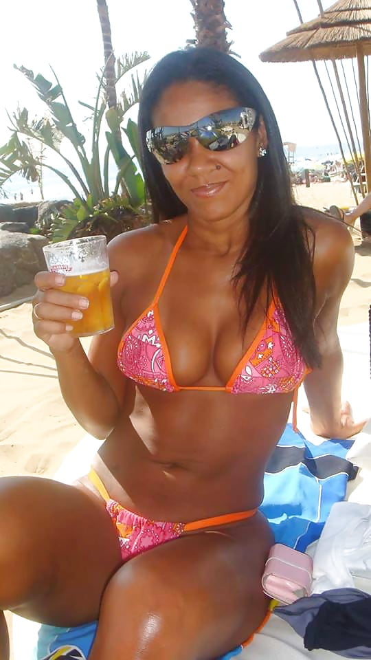 Latinas In Swimsuit 6 porn pictures