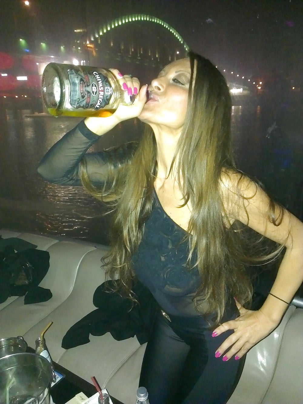 Hot facebook MILF porn pictures