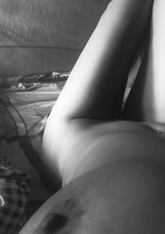 Random sluts selfshot porn pictures