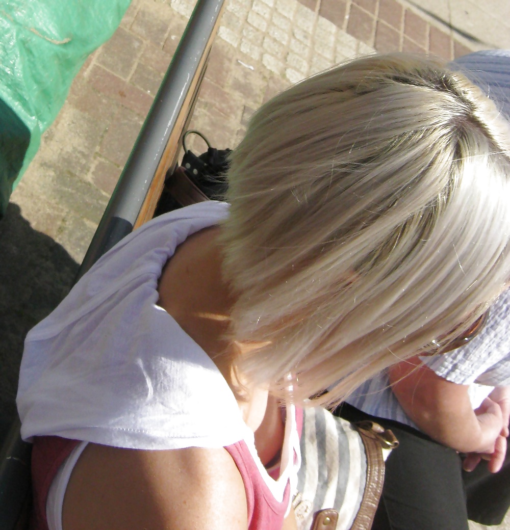 quel que decolleter dans les transport public porn pictures