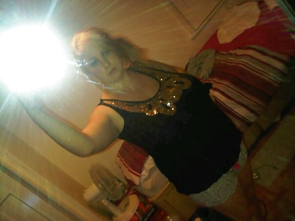 SmutDates Username 'AliciaSingle18' porn pictures