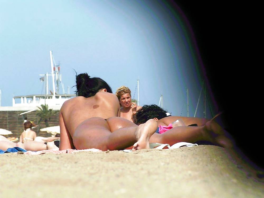 en la playa... porn pictures