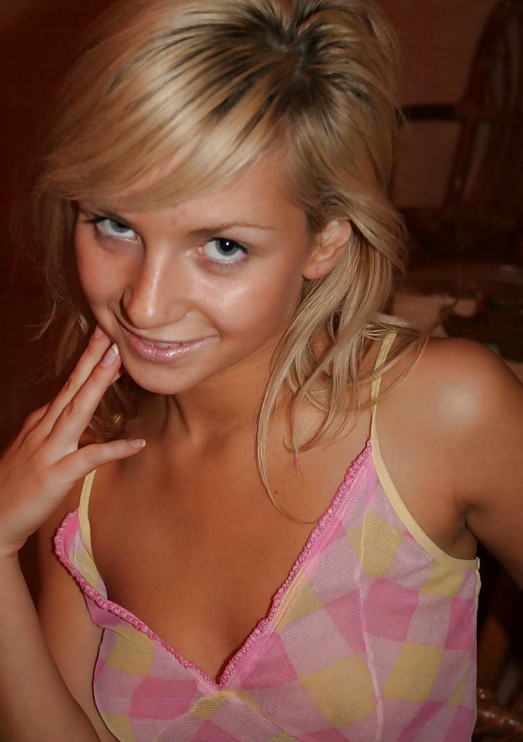 YOUNG AND SO HORNY 44 porn pictures