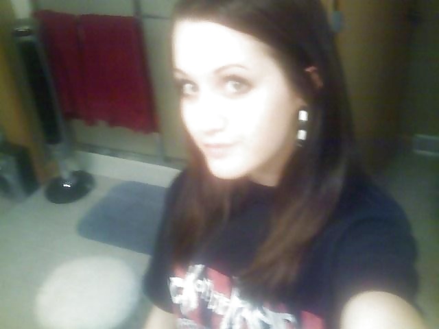 18 yo cell phone porn pictures