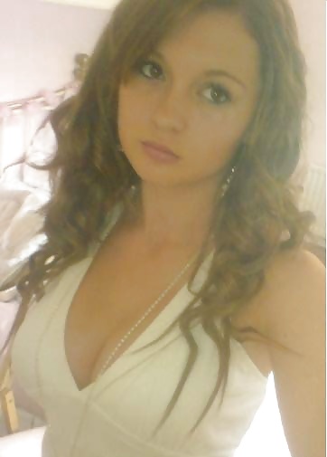 She knows she's a tease.... porn pictures