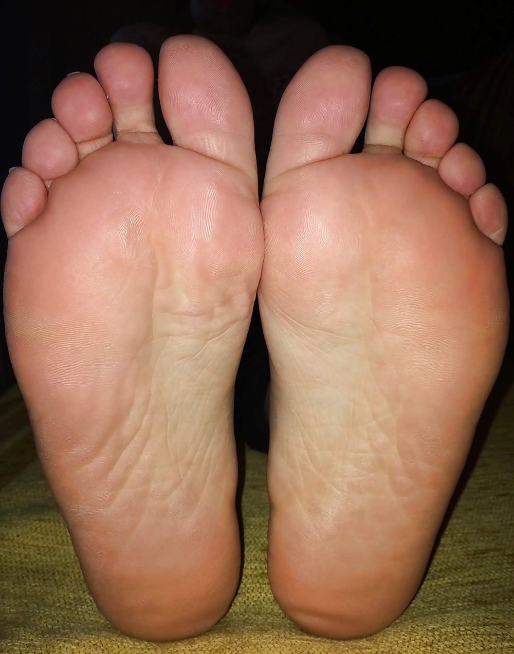 Nancy's sexy (size 38) feet porn pictures