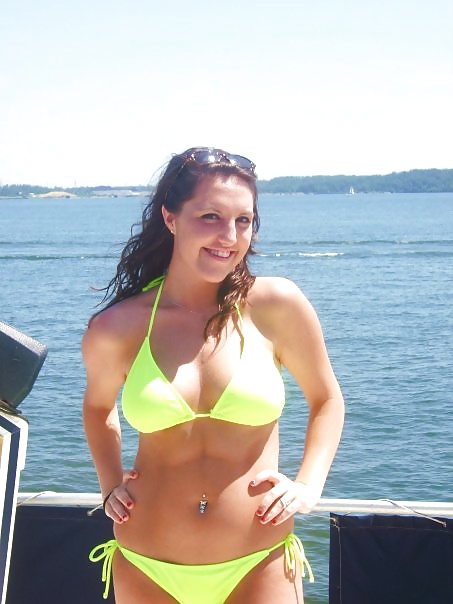 Kate, the teenage bikini bitch porn pictures