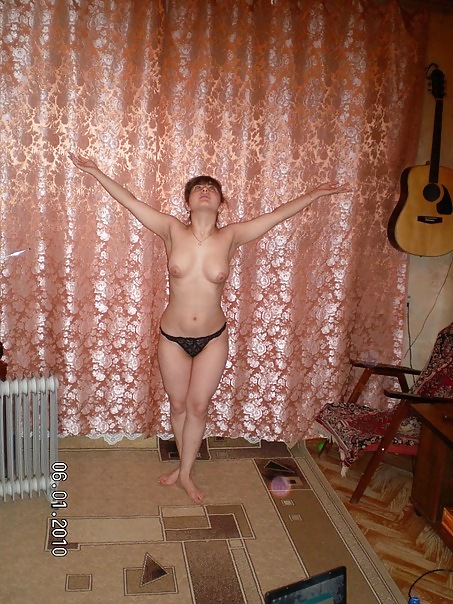 Sweet Armenian Teen Posing porn pictures