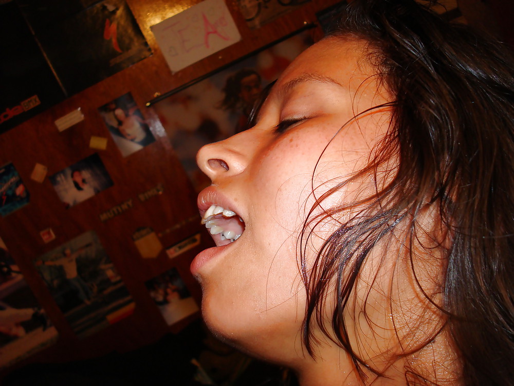 LATINA SLUT porn pictures