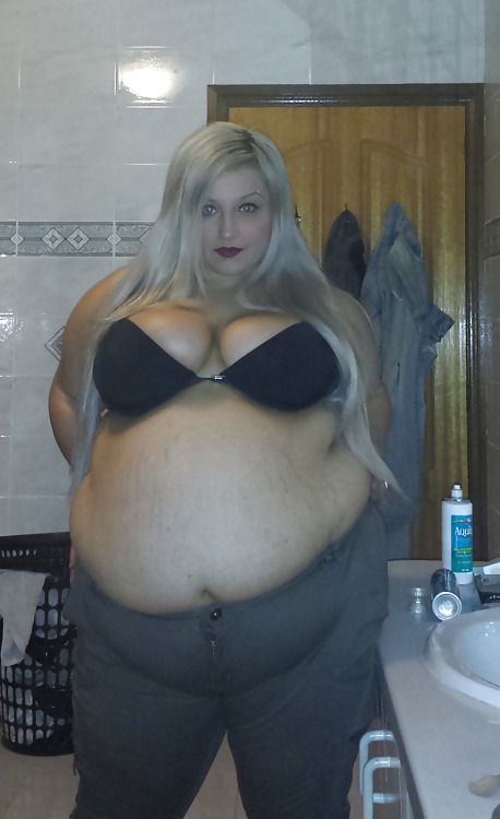 Chunky Big Belly Super Goddess SSBBW porn pictures