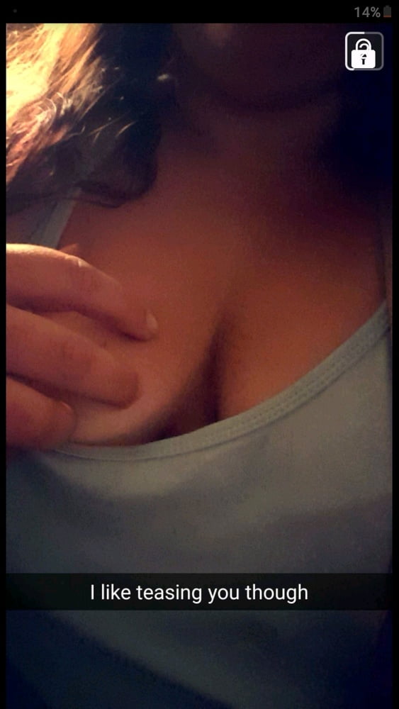 Bitch with some saggy tits I use to fuck - 12 Photos 