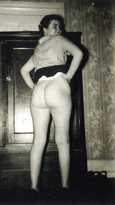 Black & White 1960's women porn pictures