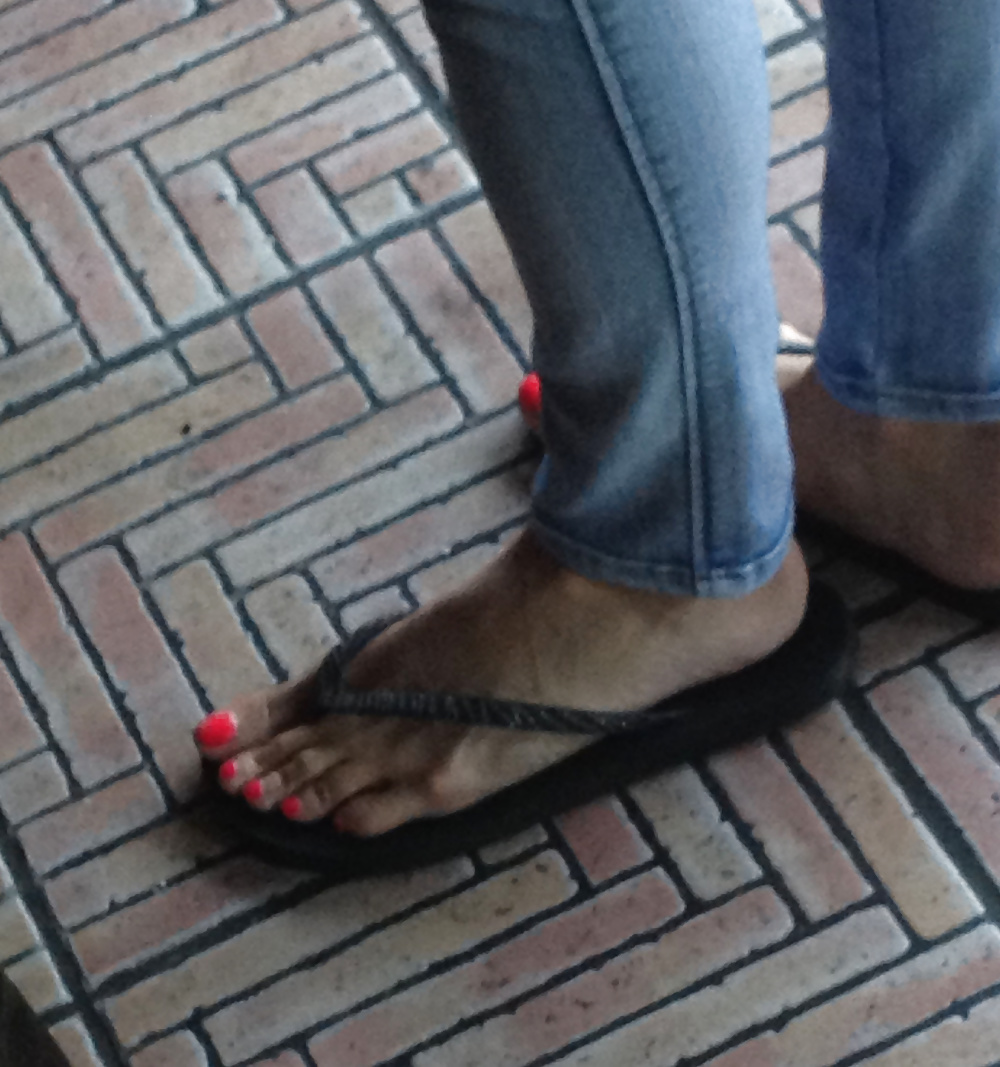 Feet barefoot sandals fetish toes and soles porn pictures