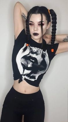 Skinny goth girls. (Non porn) - 9 Photos 