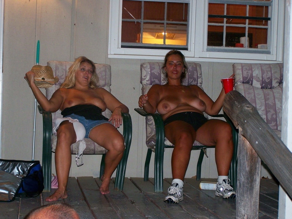 Big tits on Vacation - 375 Photos 