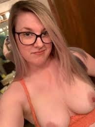 Dirty Nerdy Big Tit Bbw Slut Milf Happily Spreads Her Cunt Pics