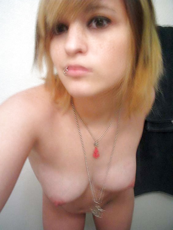 Punk Teen Taking A Bath porn pictures