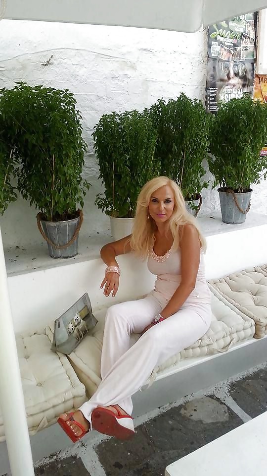 Sexy mature Non nue 02 porn pictures