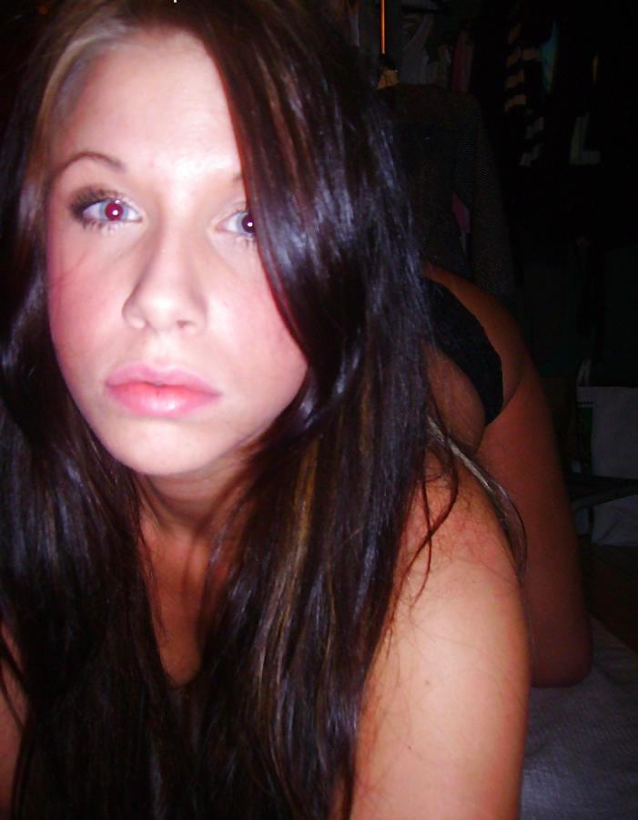 Amazing EyEz porn pictures