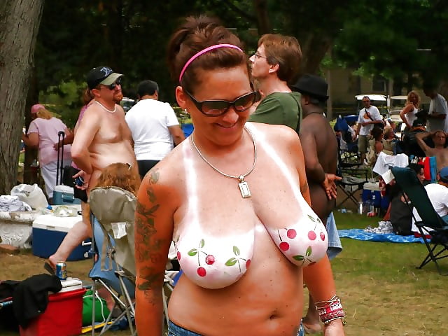 Amateur Big boobs tanlines  2 porn pictures