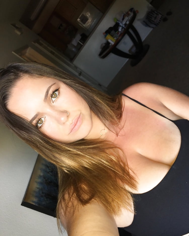 Hottie from Twitter 2 porn pictures