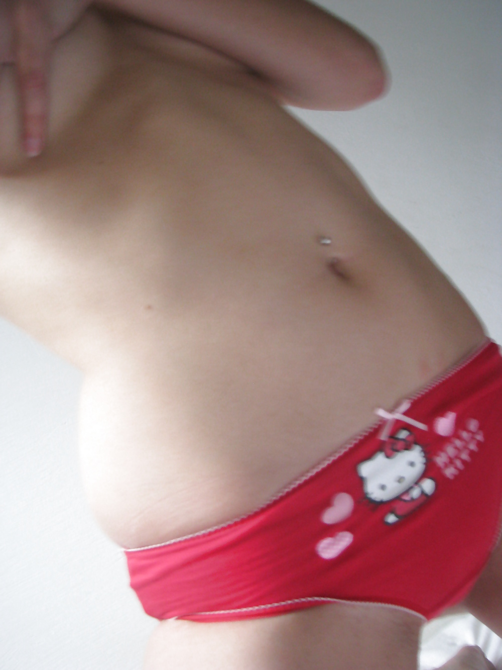 hello kitty  teen panty culotte de petite fille porn pictures