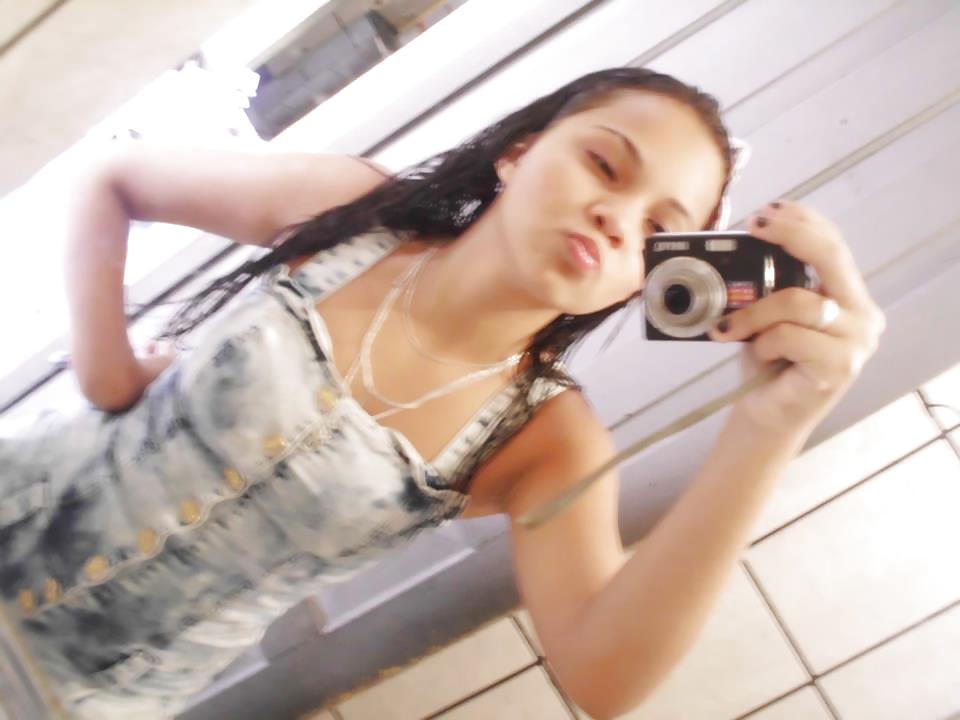 FACEBOOK Izabelli B.Alves porn pictures