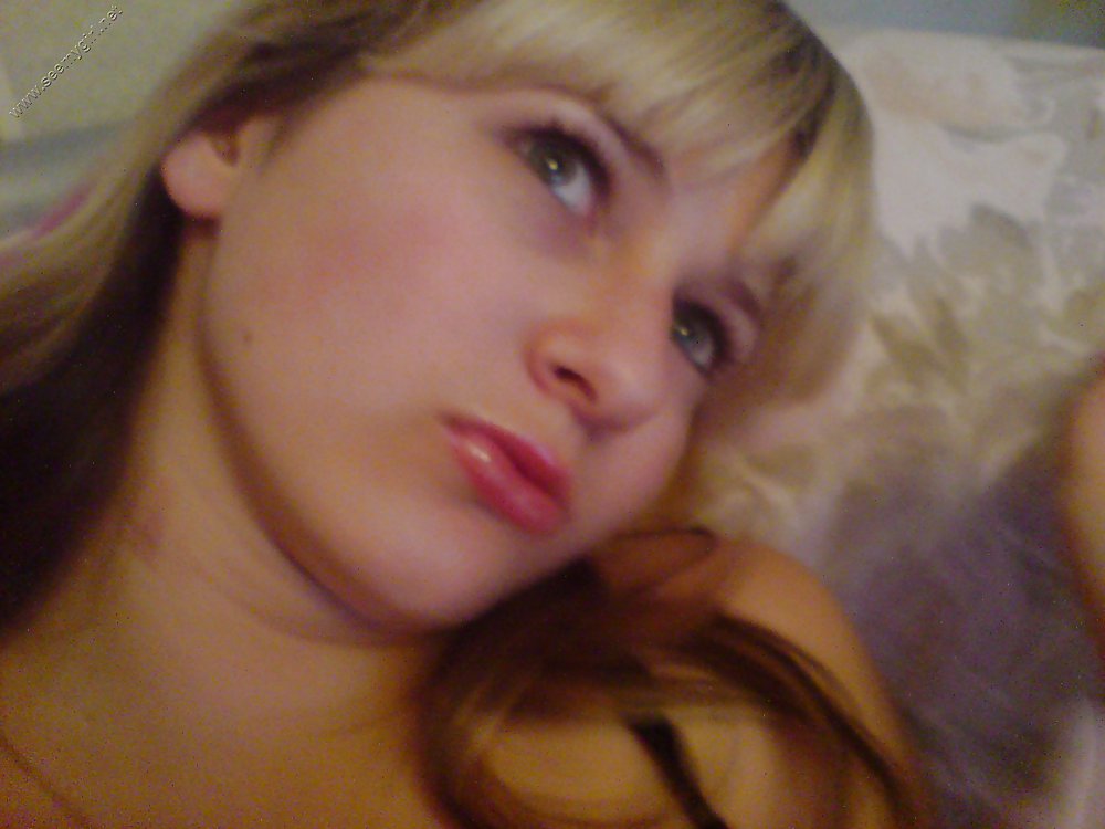 Geile Blonde Schlampe 17 porn pictures