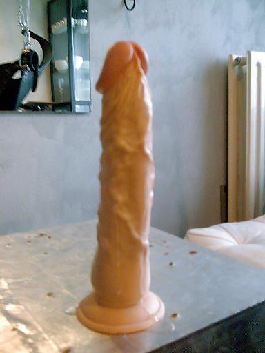 Playing with a dildo!! porn pictures
