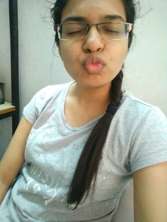 indian cute teen saloni nude         