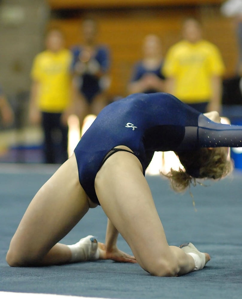 VOYEUR 's booty V porn pictures