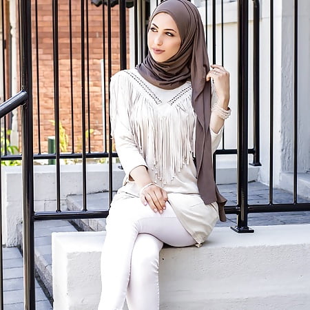Do you want more of this sexy hijabi girl ?
