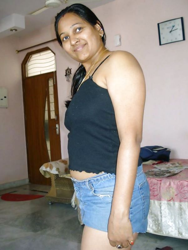 big boobies Indian porn pictures