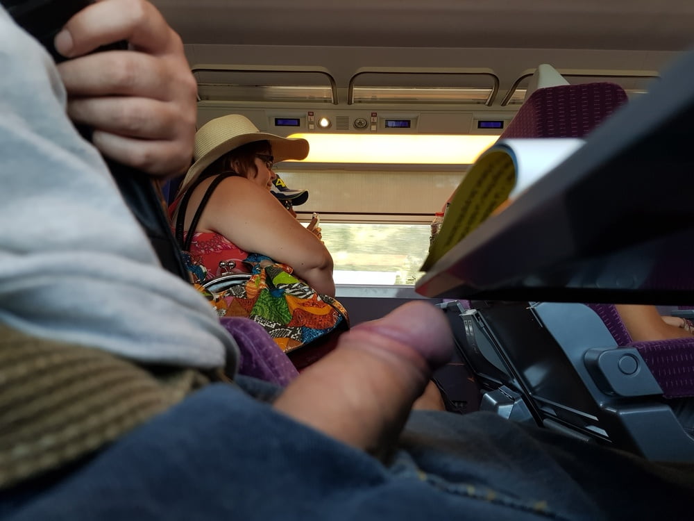 xHamster.com で Fun in train photos-69 画 像 を ご 覧 く だ さ い.Horny in train. 