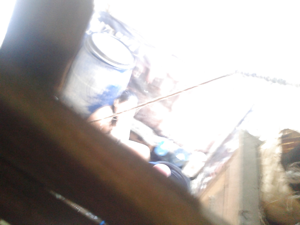 indonesian milf bathing porn pictures