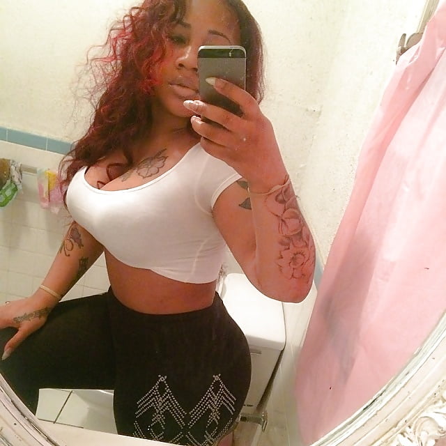 Thick Latinas porn pictures