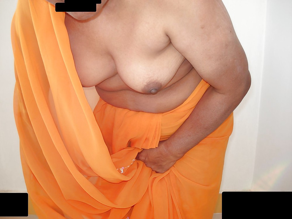 NAUGHTY INDIAN AUNTY porn pictures