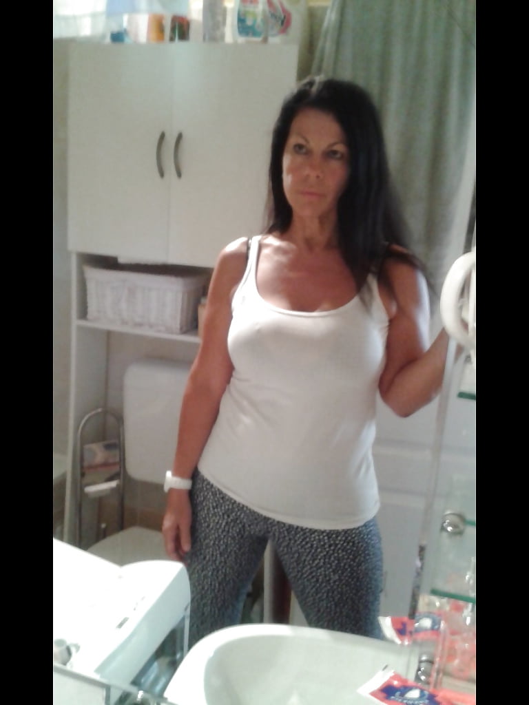 Hungarian Milf: Andrea(non nude) porn pictures